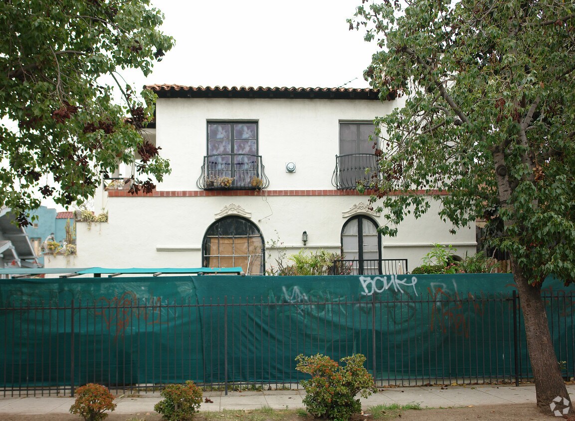 Foto del edificio - 612 N New Hampshire Ave