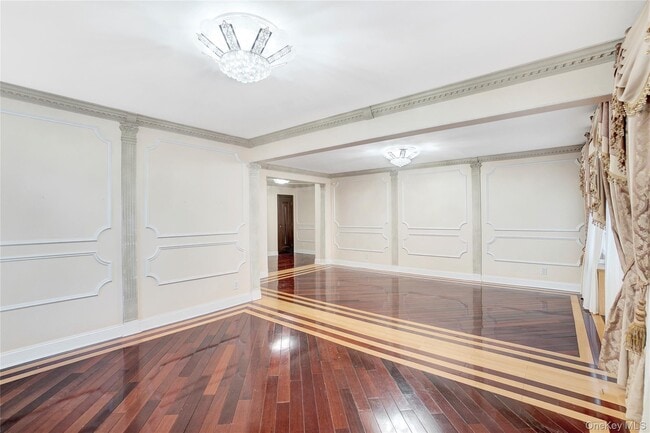 Foto del edificio - 94-10-94-64 64th Rd