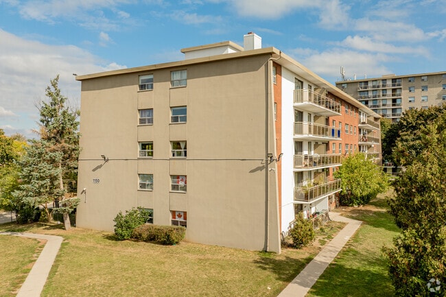 Building Photo - 1154 Royal Oak