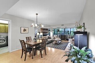 Building Photo - 6073 Balboa Cir
