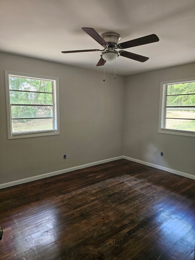 Foto del edificio - 245 Stafford St NW