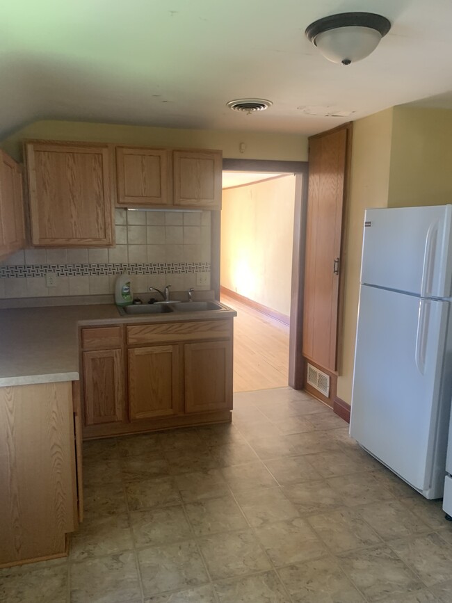 Cocina - 619 S Orchard St