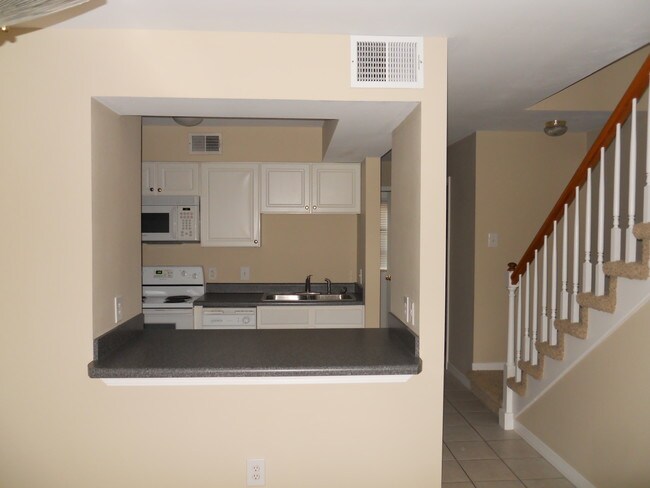 Cocina - 4405 Lefkoe St