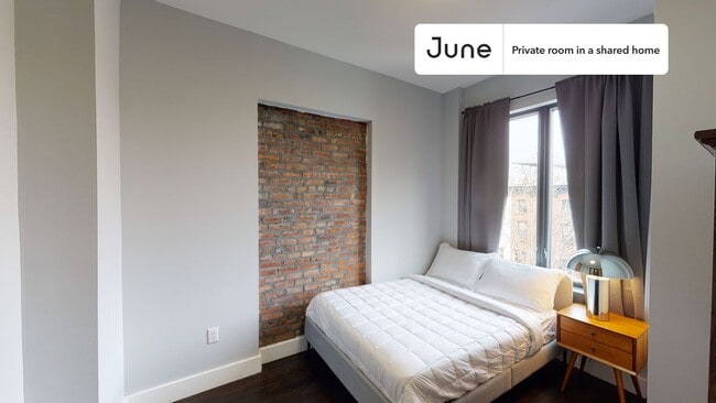 Building Photo - Room in Shared 4 bed/2 bath home