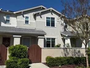 Building Photo - 10 Lesina Way