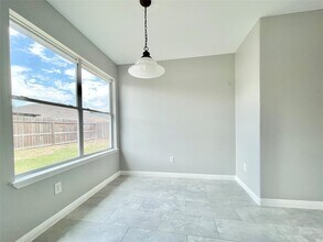 Building Photo - 10422 Iris Lake Ct