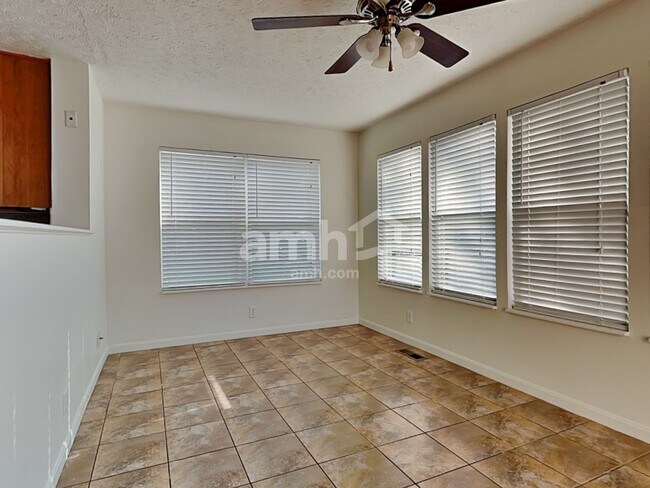 Building Photo - 743 Elm Tree Dr