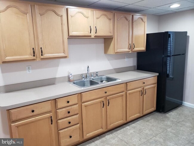 Foto del edificio - 417 S Washington St