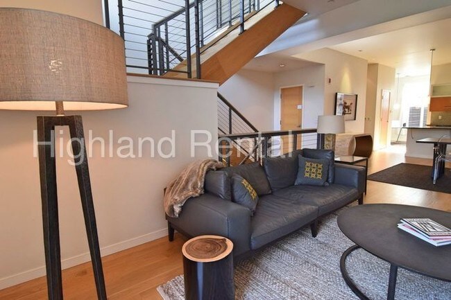 Building Photo - 3218 Zuni St