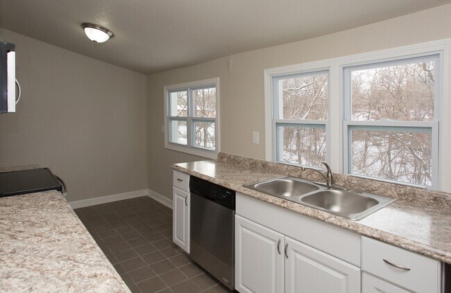 Foto del edificio - Beautiful 3 Bedroom 1 Bath Home - Pyramid ...