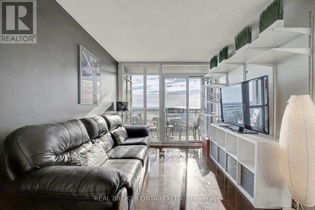 Photo du bâtiment - 15 Iceboat Terr