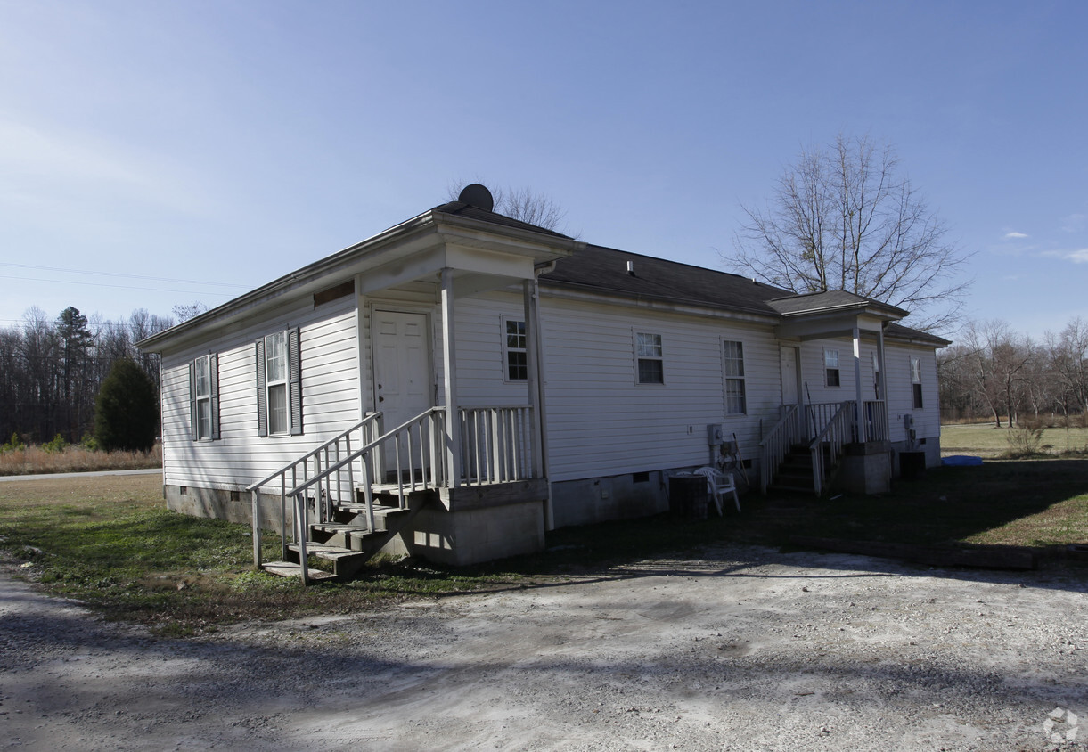 Building Photo - 629 Emily Ln