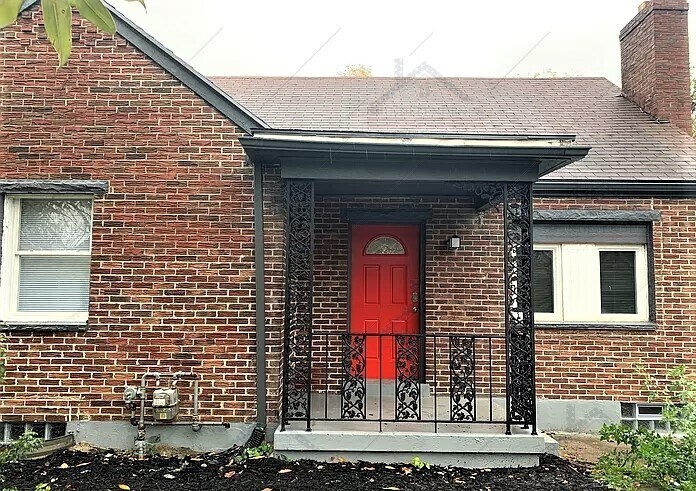 Primary Photo - Single Family Dwelling in Dayton!