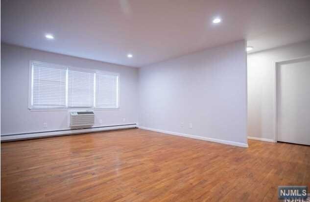 Foto del edificio - 22C Lakeview Ave