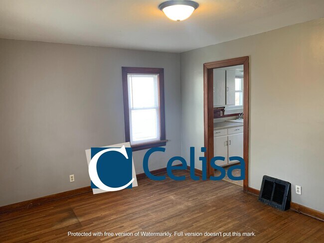 Foto del edificio - 2021 Redwood Ave