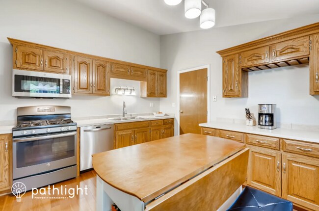 Building Photo - 554 Chatham Circle, Buffalo Grove, IL, 60089