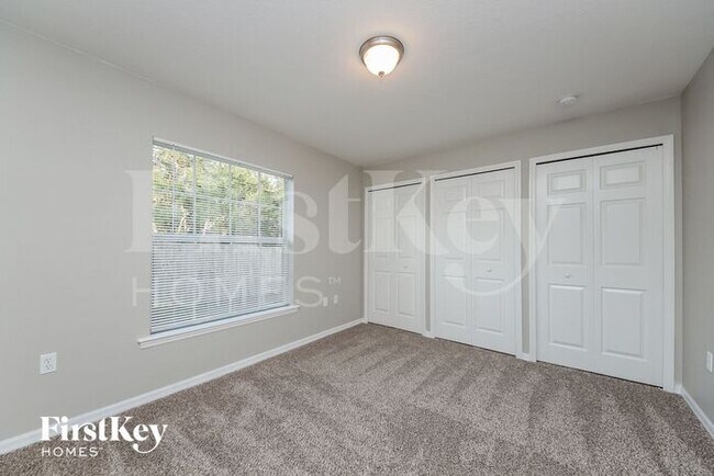 Building Photo - 403 Manitoba Ln