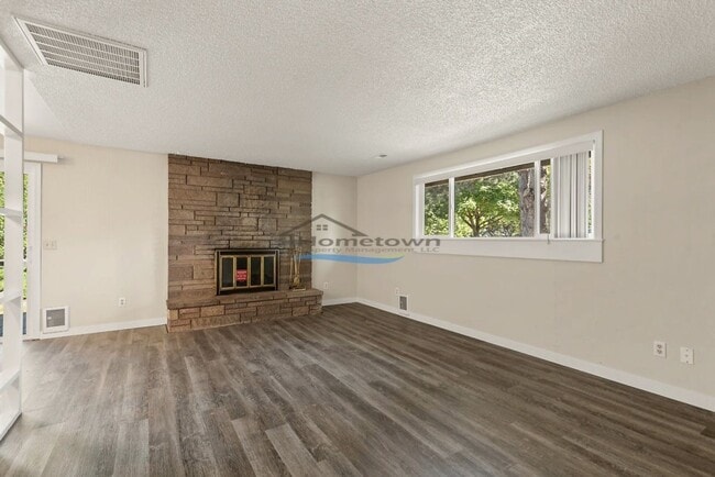 Building Photo - 342 W Davidson Ave