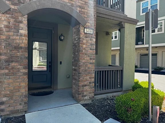 Main Entrance Outside - 1438 Cherry Cir