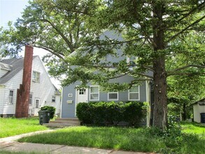 Building Photo - 1102 Leavitt St