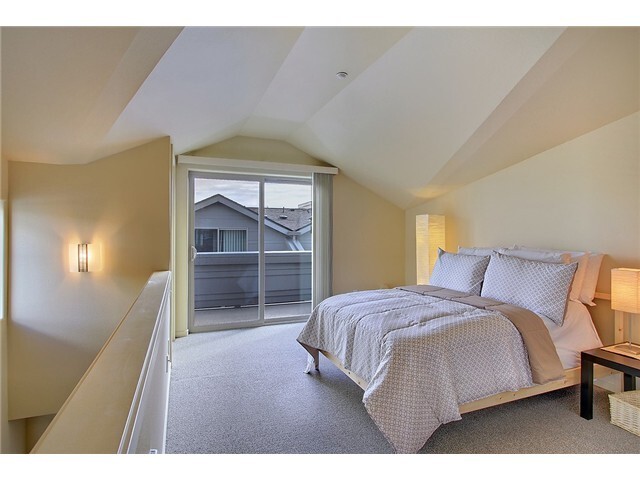 Foto del edificio - 3 bed/2.5 bath U-District Townhome