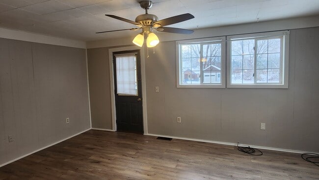 Building Photo - 1608-1608 1/2 Avenue B