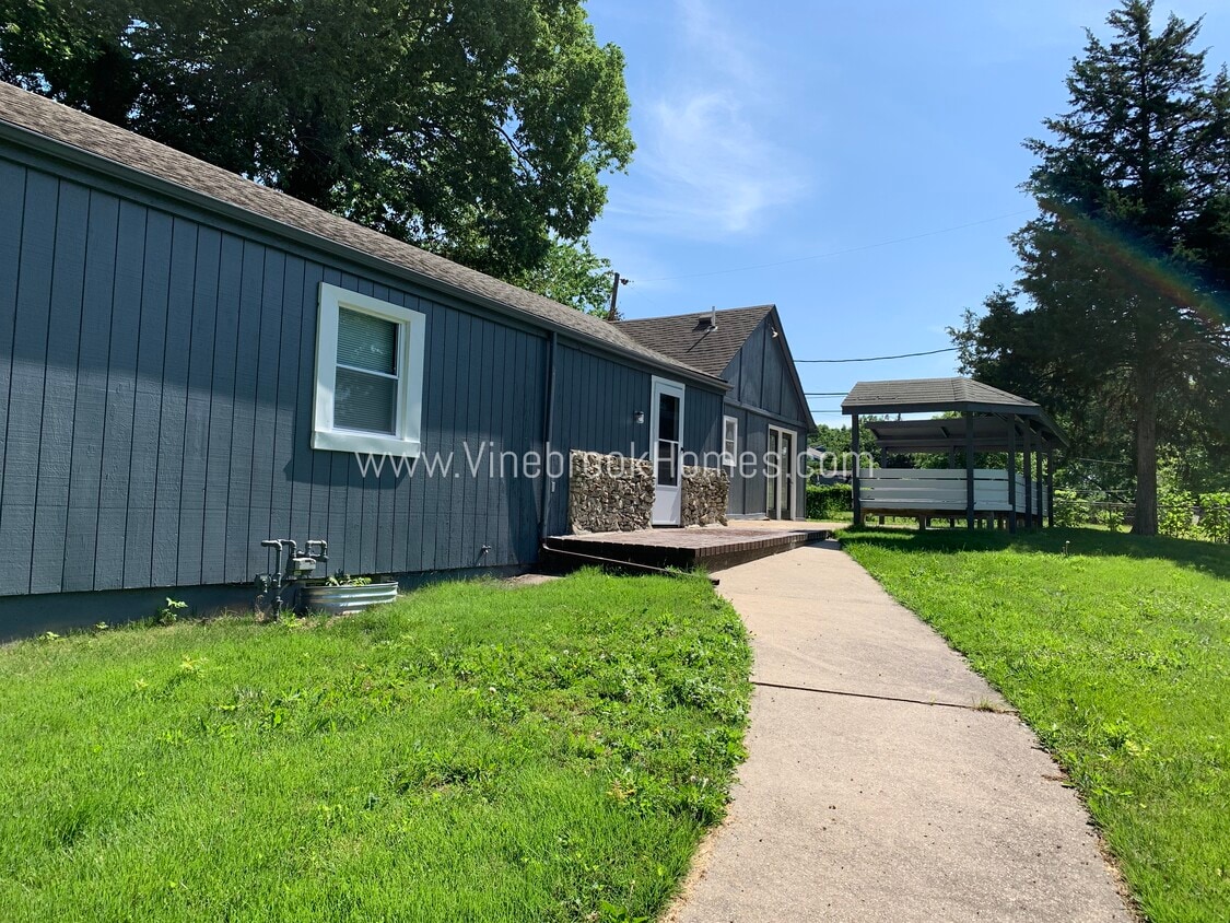 8155 Holmes Rd, Kansas City, MO 64131 House Rental in Kansas City, MO