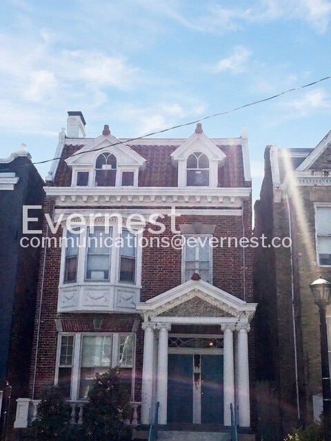 Photo - 2207 W Grace St Apartment