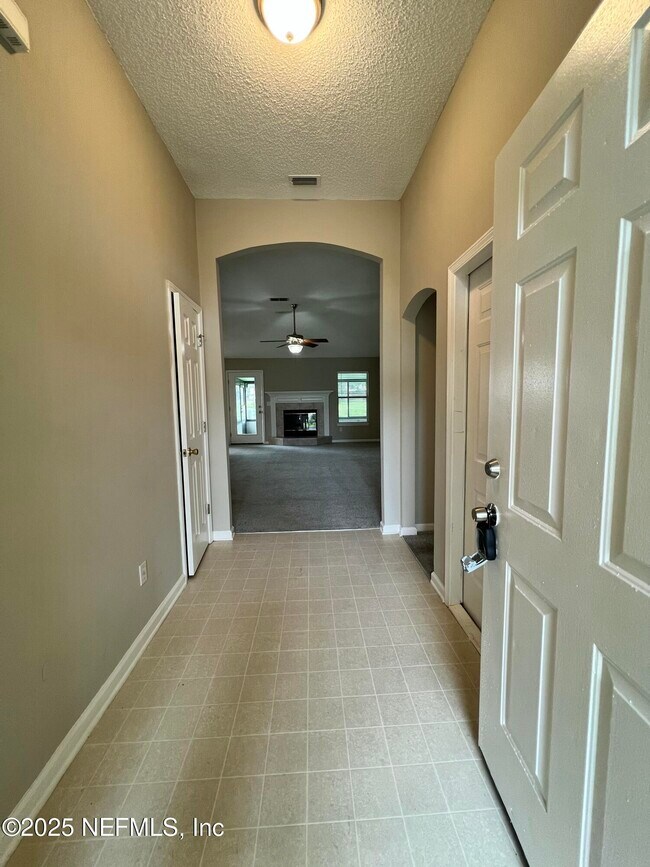 Foto del edificio - 2993 Golden Pond Blvd