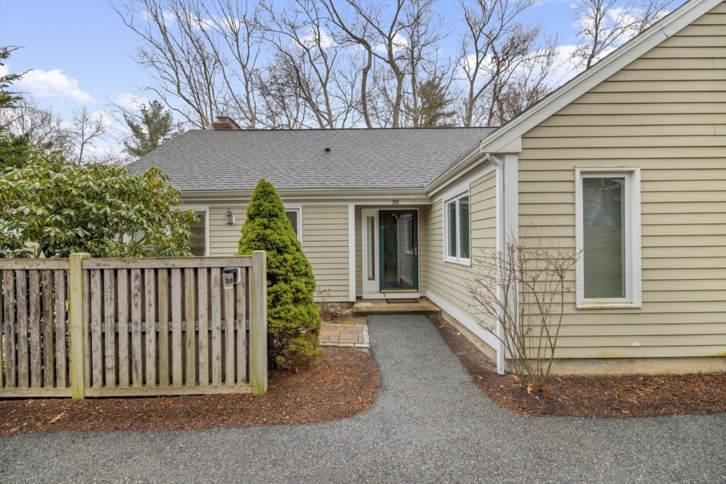 Primary Photo - 38 Fifer Ln