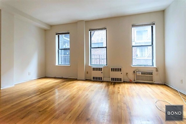 Primary Photo - 231 E 53rd St