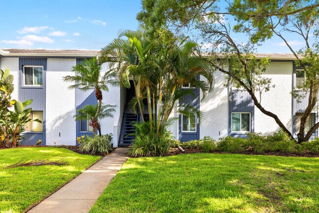 Foto del edificio - 240 Cypress Ln