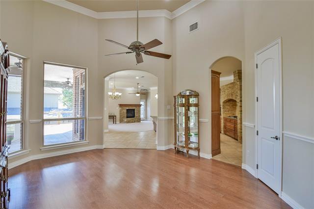 Building Photo - 4900 Rio Vista Dr