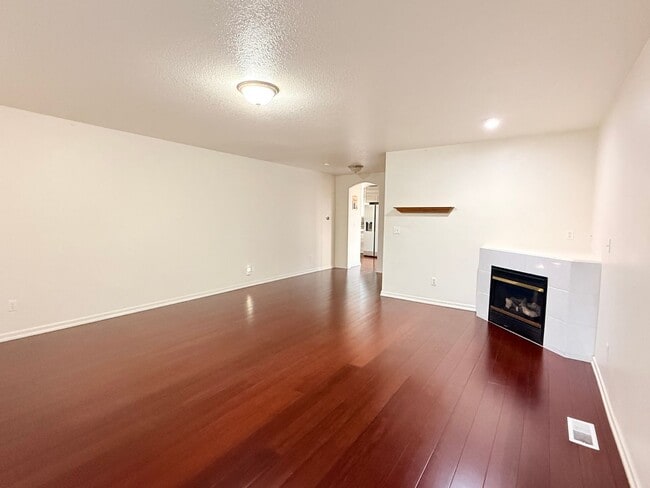 Foto del edificio - Newly Updated 4 Bedroom SF Home in the Hea...