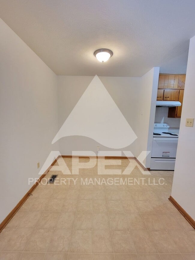 Foto del edificio - MOVE-IN SPECIAL, $1 RENT!! - Spacious Ground Floor 1 Bd - 1Ba Apartment in Fountain City! W/D Hoo...