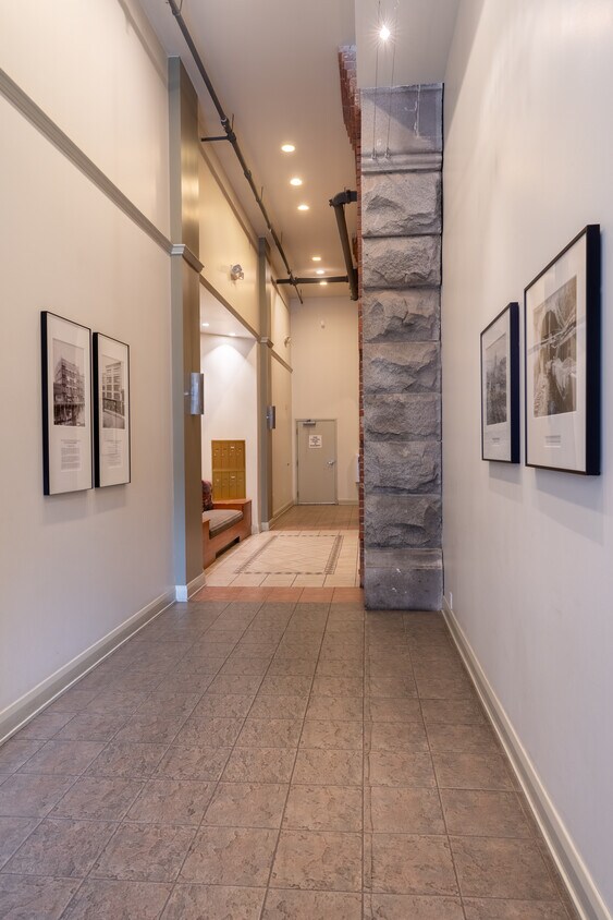 Foto principal - 210 3rd Ave S