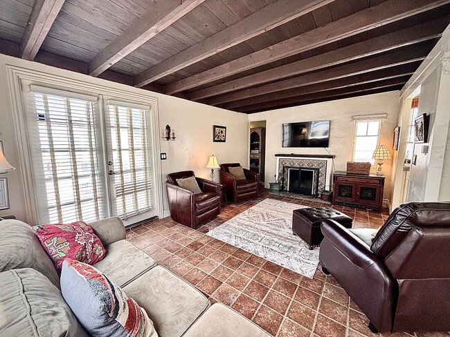 Building Photo - 1205 Ocean Dr