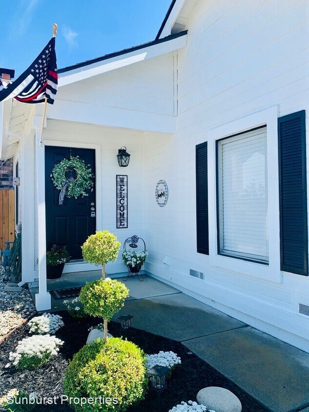 Primary Photo - 2 br, 2 bath House - 142 Columbia Dr.