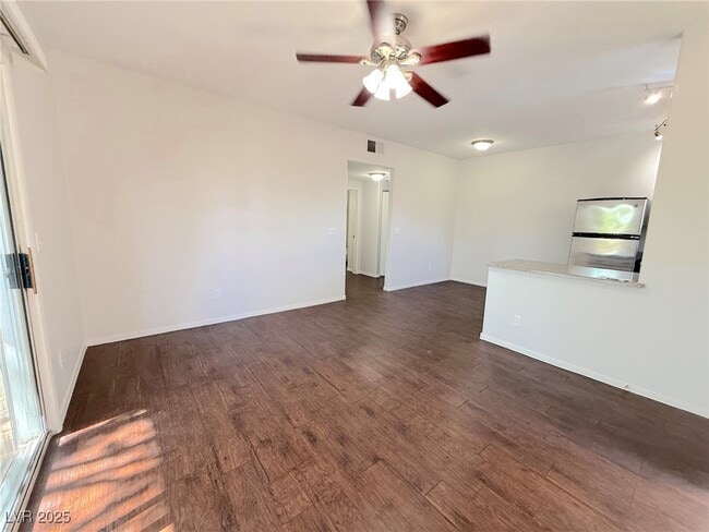 Building Photo - 5655 E Sahara Ave