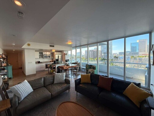 Foto del edificio - 185 SW 7th St