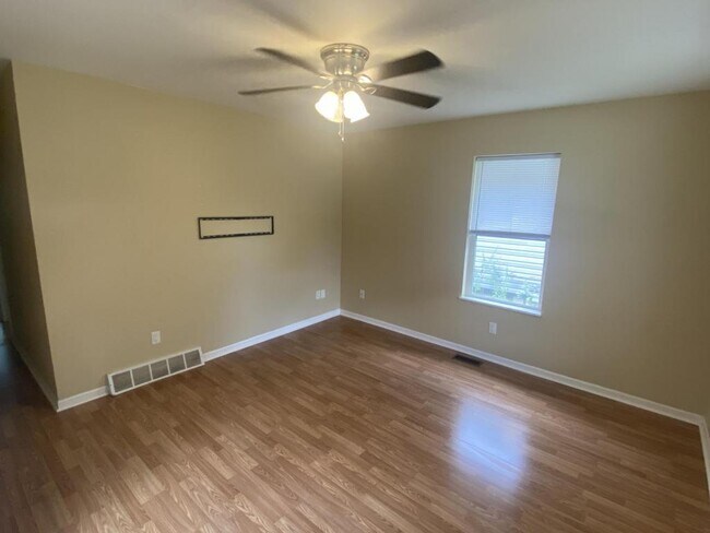 Foto del edificio - 8301 York St