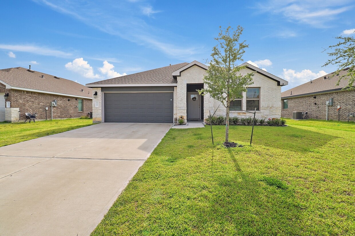 Primary Photo - 127 Walnut Hl Ct