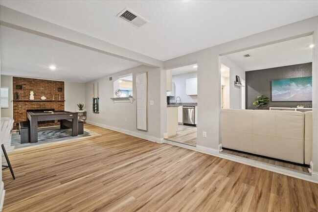 Foto del edificio - 1504 E McBerry St