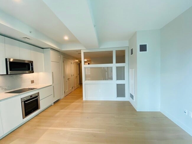 Building Photo - 133 Seaport Blvd