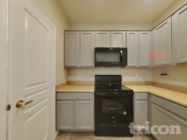 Foto del edificio - 6410 S 72nd Ln