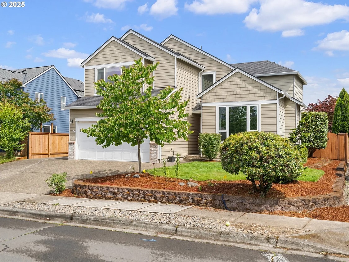 Primary Photo - 42019 NW Oak Way