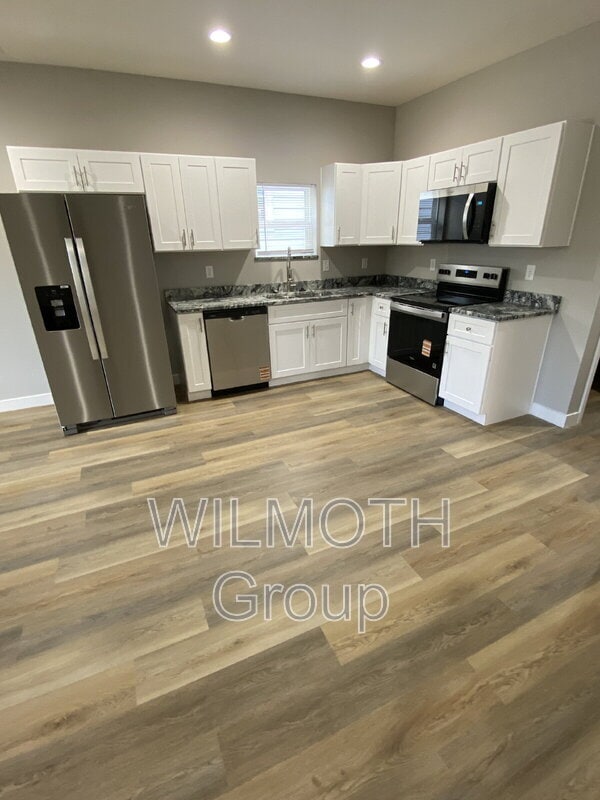 Building Photo - 931 N Beville Ave