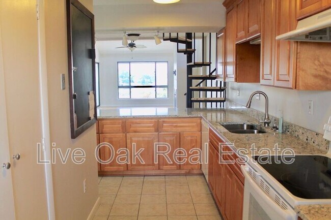 Foto del edificio - 3200 Lynnhaven Dr