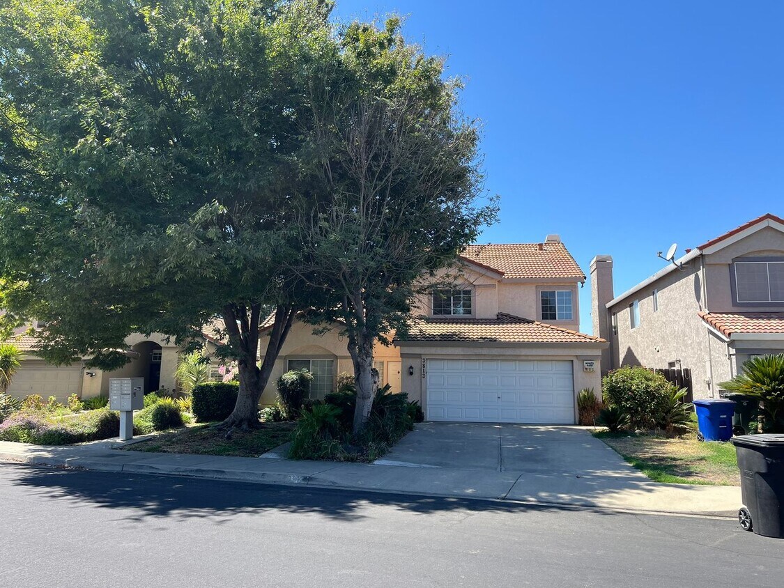 Foto principal - North Modesto Home