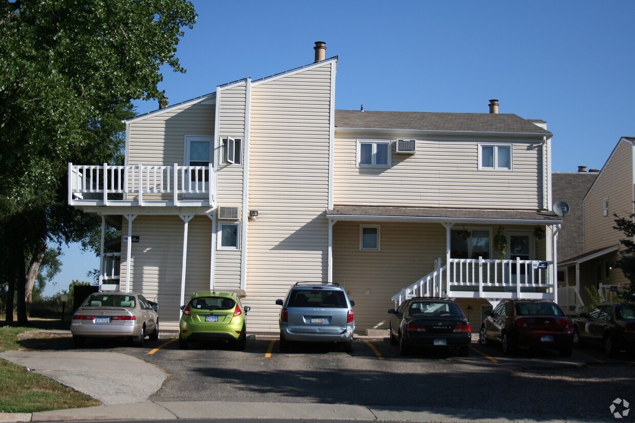 Building Photo - 9513 W Alameda Ave